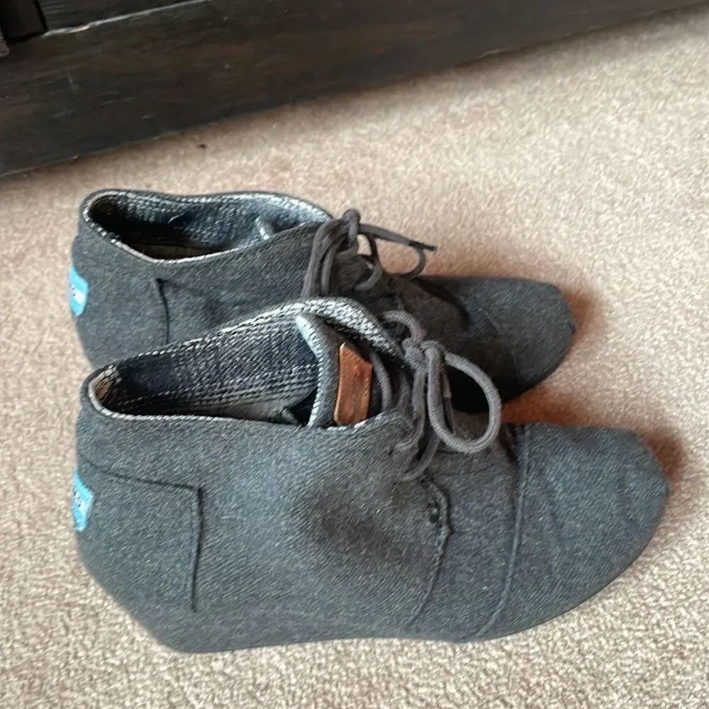 Grey Tom Tie up Wedges - Picture 2 of 9